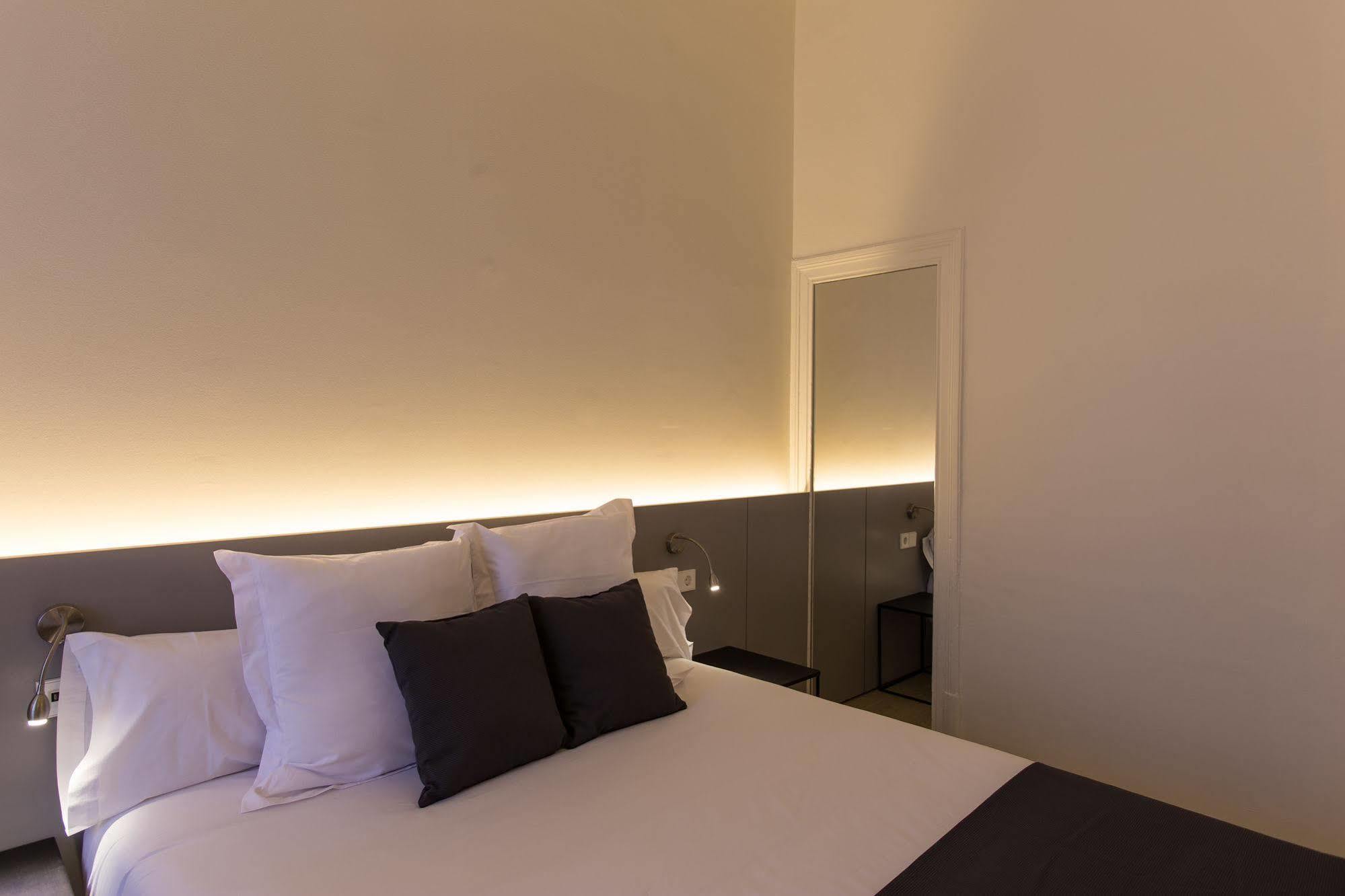 Izaila Plaza Catalunya Gasthuis 3*